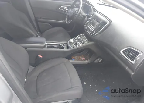 2015 Chrysler 200 Limited z USA, uszkodzony, nr VIN 1C3CCCAB6FN596687